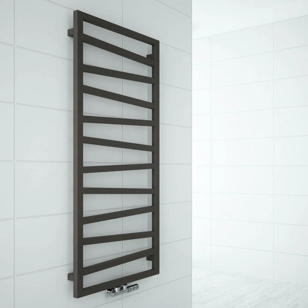 Полотенцесушитель электрический Terma ZigZag 1310х500, подключение справа, с вилкой, чёрный (WLZIG131050K9M5E8OKXU) - Фото 2