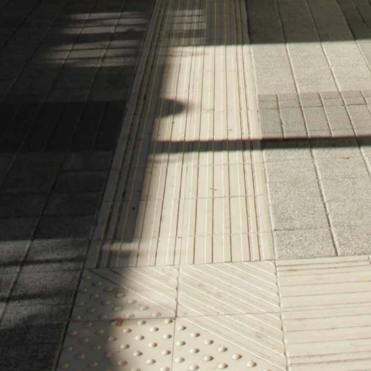 Керамогранит тактильный для незрячих и слабовидящих Casalgrande Padana Tactile Diagonale Giallo 30x30 - Фото 3