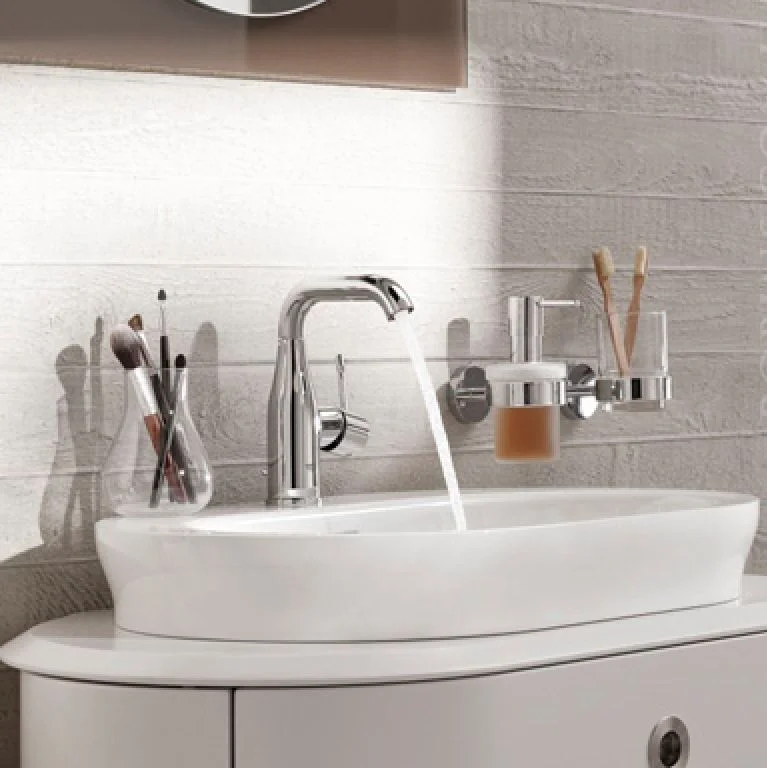 Смеситель для умывальника Grohe Essence New M-Size, хром (23463001) - Фото 2
