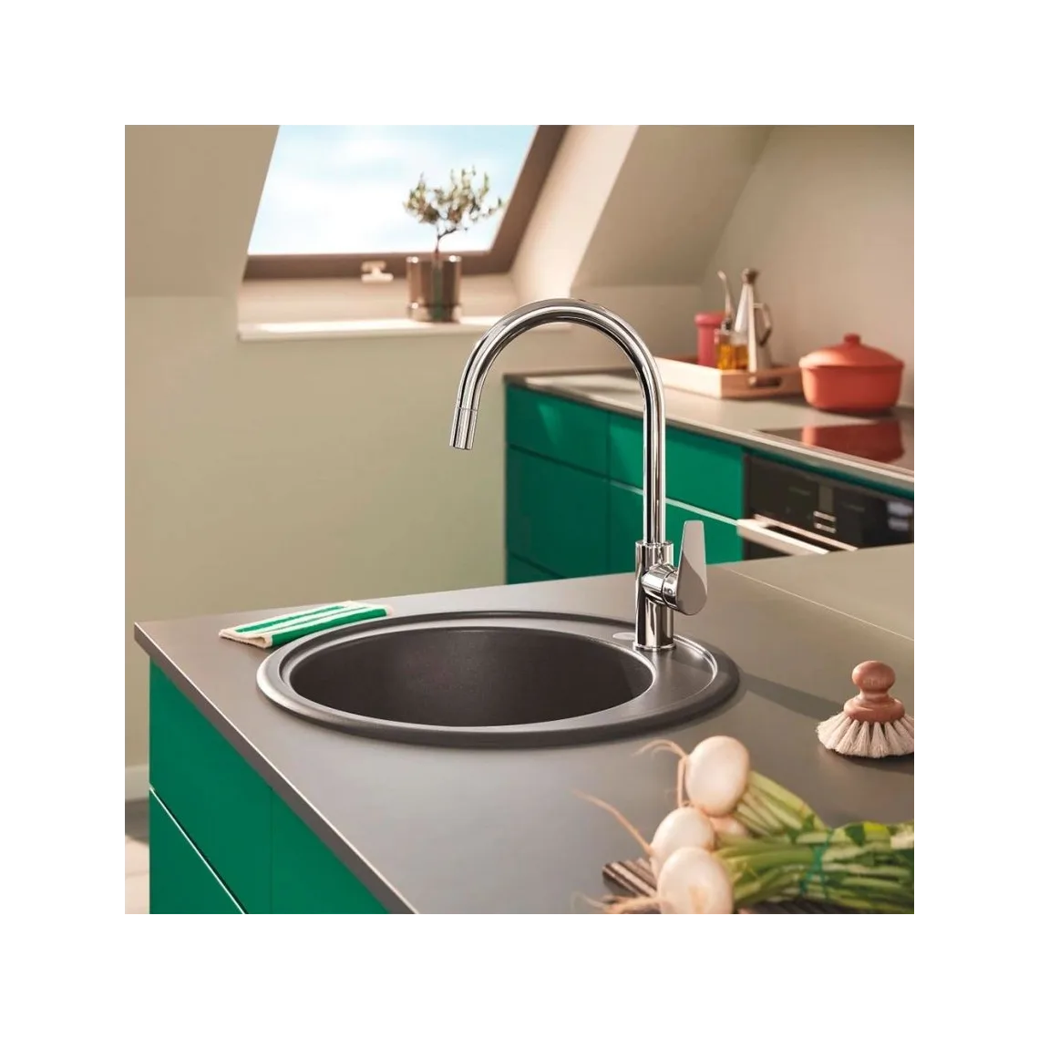 Смеситель для кухни Grohe Bauedge New однорычажный, ручка справа, хром (30536000) - Фото 2
