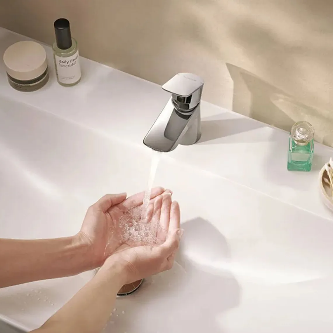 Змішувач для умивальника Hansgrohe Neovis Q 70 із донним клапаном push-open, Chrome (71346000) - Фото 2
