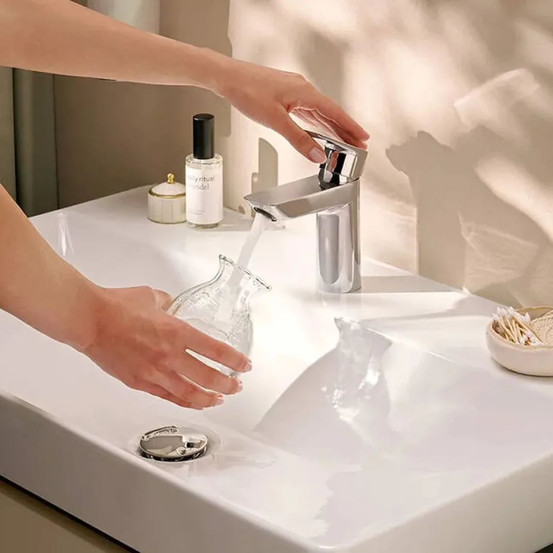 Змішувач для умивальника Hansgrohe Neovis Q 100 із донним клапаном push-open, Chrome (71348000) - Фото 2