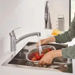 Смеситель для кухни Grohe Eurosmart New однорычажный, выдвижная лейка, суперсталь (30305DC1) - Фото 2