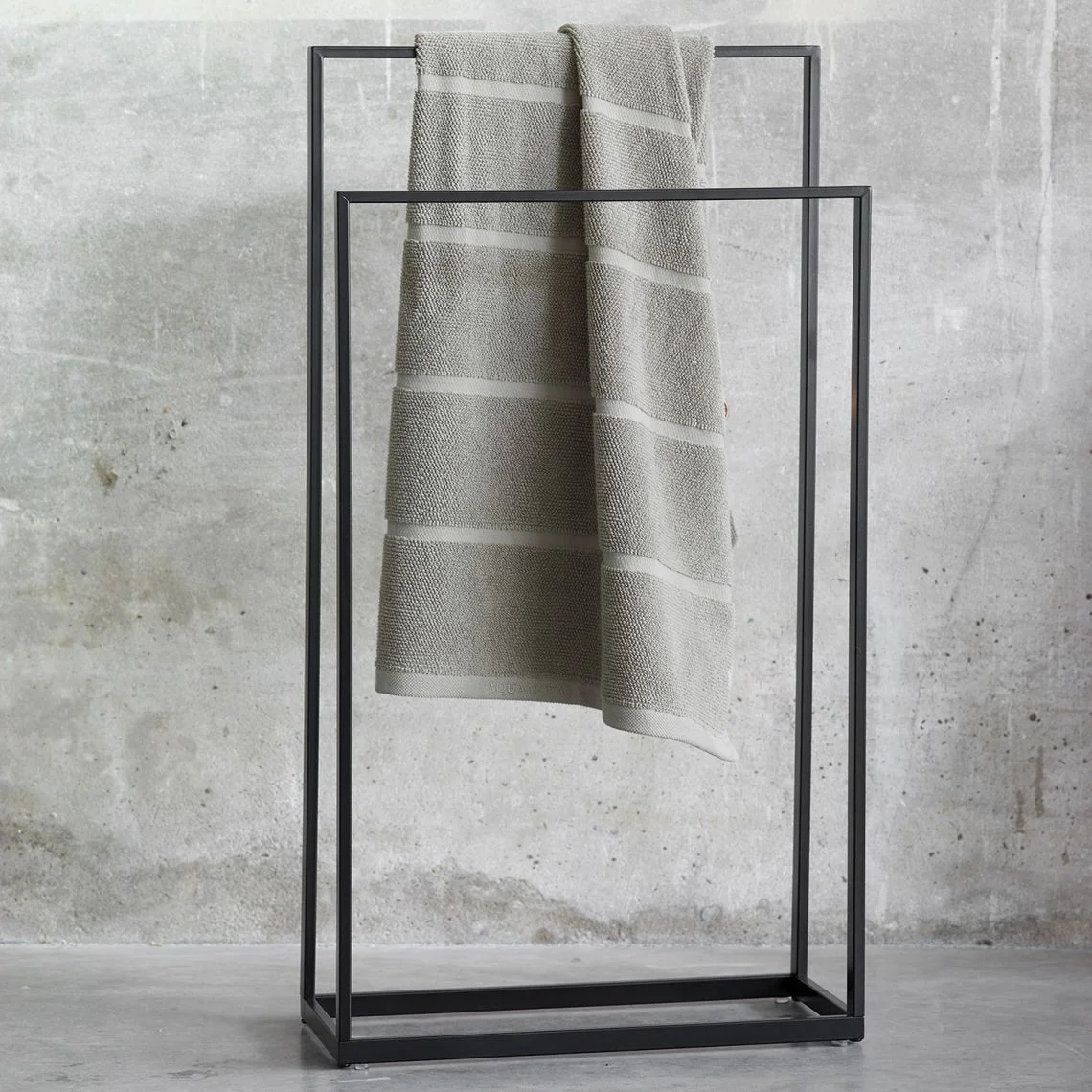 Полотенцедержатель Aquanova Yuri, 45x20x83 cm, Black Matte (YURTLH-09) - Фото 2